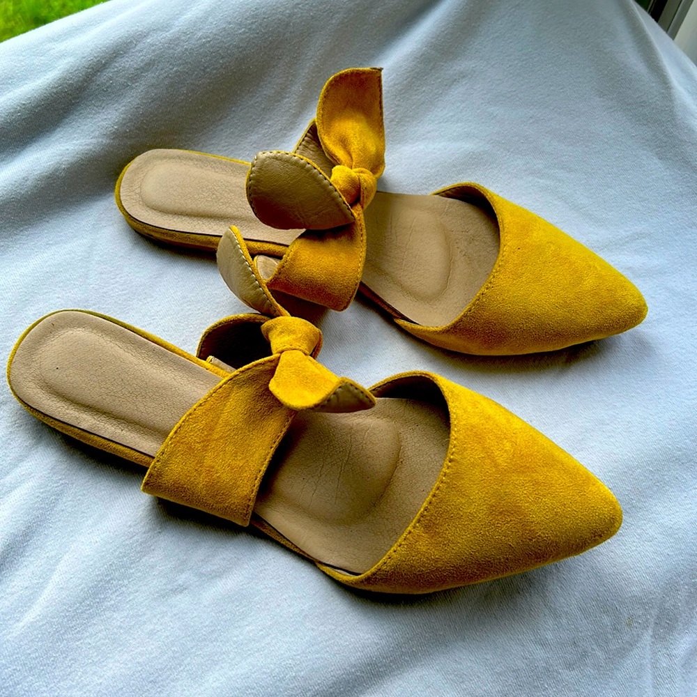 Pointed Toe Knot Bow Mules